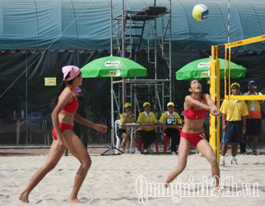 亚洲女排锦标赛在下龙市巡州岛拉开帷幕