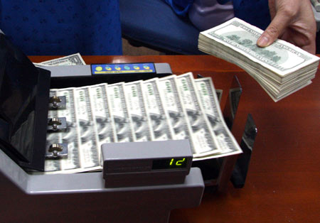 Giá USD hạ Ai hưởng lợi