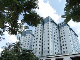 Apartment office ban draws fire from businesses