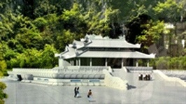 First stone pagoda under construction in Da Nang