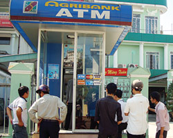 Trước ngày 20 4 2010, phải hoàn thành công tác kiểm tra, xử lý an toàn điện tại các máy ATM