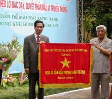 Công ty Rạng Đông làm theo lời Bác, quyết tâm phấn đấu để xứng danh Anh hùng lao động