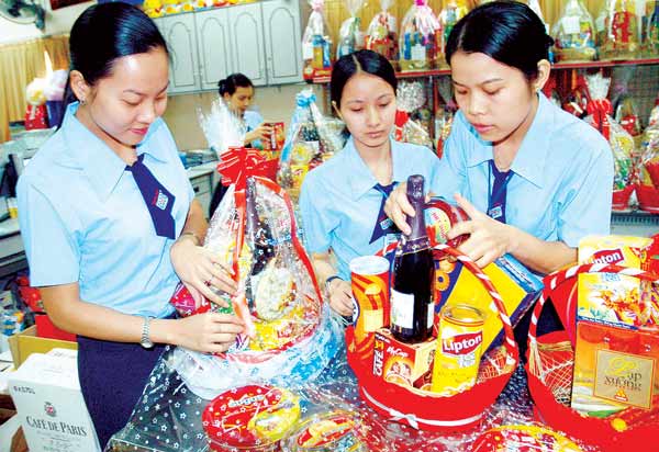 Chuẩn bị cho dân vui tết