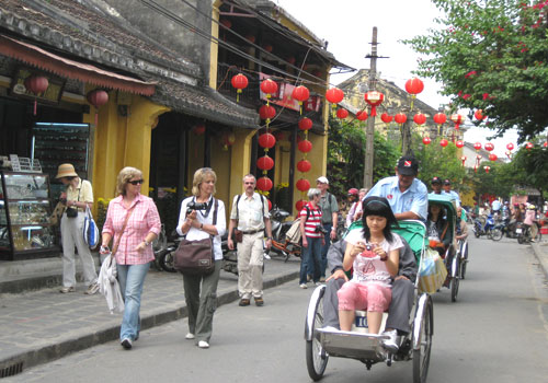 More than 5 million foreign tourist arrivals visit Vietnam in 2010
