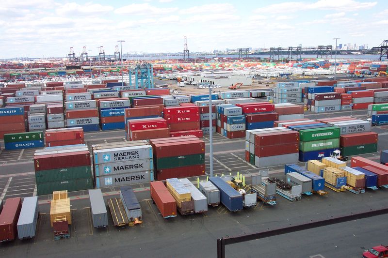 Trade gap in January narrows to USD 1 billion