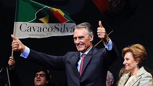 Le président du Portugal Anibal Cavaco Silva réélu dès le premier tour