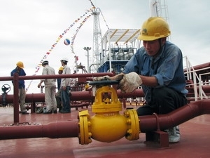Oil and gas services set record in revenues