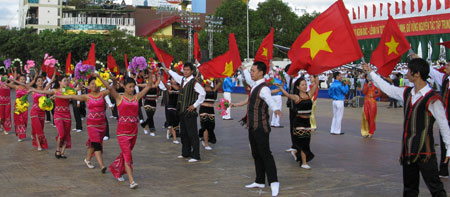 Vận nước trước kỳ vọng tươi sáng