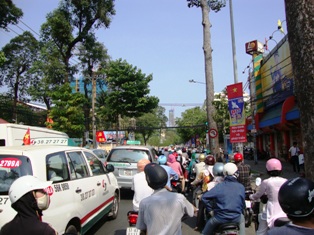 Tin tưởng vào con đường đi lên CNXH của đất nước