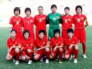 Women win football bronze in Laos