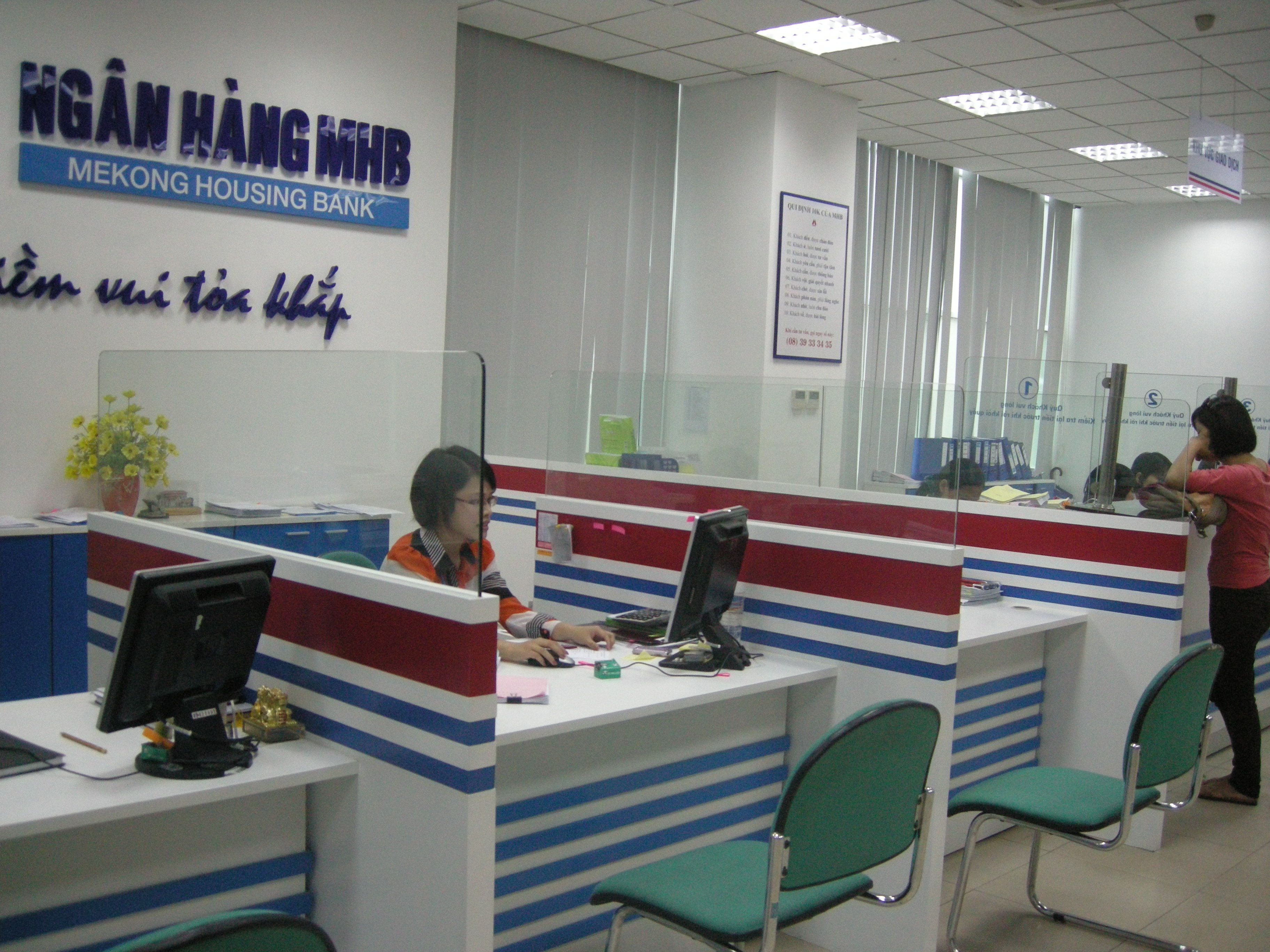 Nhiều ngân hàng đồng loạt rút lãi suất huy động kỳ ngắn hạn