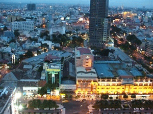 HCM City leaders meet with young businesspeople