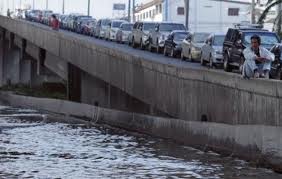 Thaïlande les inondations encerclent l’aéroport de Bangkok