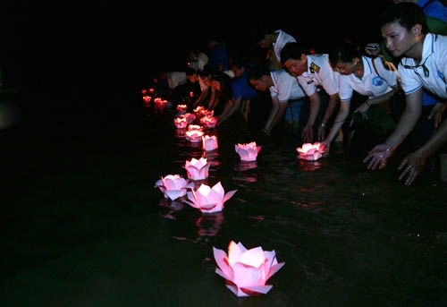Des jeunes sur les traces de la piste Ho Chi Minh maritime