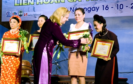 Liên hoan ca trù toàn quốc 2011 11 nghệ nhân được phong tặng danh hiệu Nghệ nhân dân gian