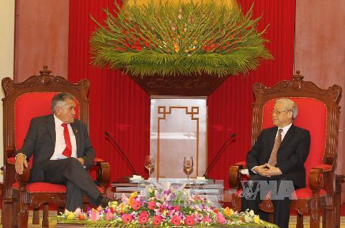 越共中央总书记阮富仲会见委内瑞拉国会主席