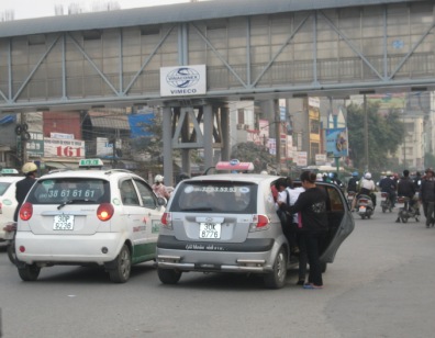 Những bất cập từ hoạt động kinh doanh taxi