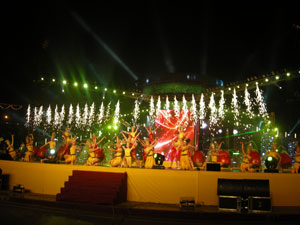 “Ánh sáng - lửa và nước”