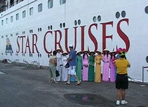 Five-star cruise liner to dock at Da Nang, Quang Ninh