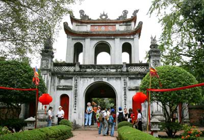 Hanoi coordinates with provinces to open tours