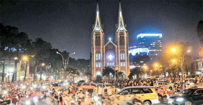 越南党、政府和祖国阵线中央委员会各位领导祝福基督教神职人员和教民