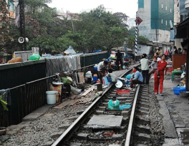 Nỗ lực bảo đảm trật tự an toàn giao thông đường sắt