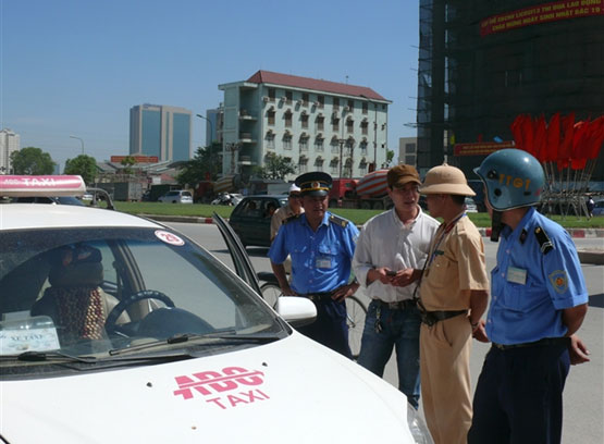 Cùng hành động để năm 2012 thực sự là “Năm an toàn giao thông”
