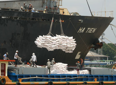 Contract to ship 300,000 tonnes of rice to Malaysia signed
