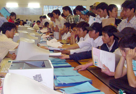 Thực hiện đầy đủ, công bằng chính sách cho học sinh, sinh viên thuộc đối tượng miễn, giảm