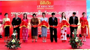 Trade fair showcases Vietnamese, Lao products