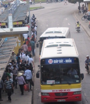 Phát triển xe buýt – giải pháp quan trọng giảm ùn tắc, tai nạn giao thông