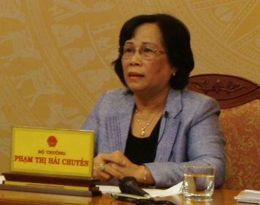 劳动荣军社会部部长与网民进行在线对话