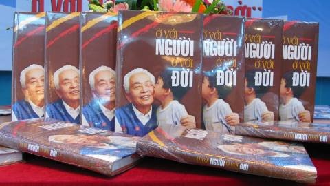 “Staying with people, staying with life” book published