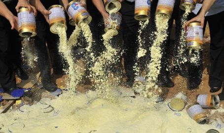 Le lait aux protéines de cuir fait scandale en Chine