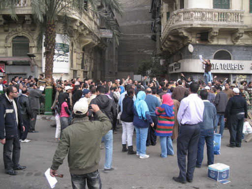 ÉGYPTE - Moubarak relève les salaires des fonctionnaires pour calmer le jeu