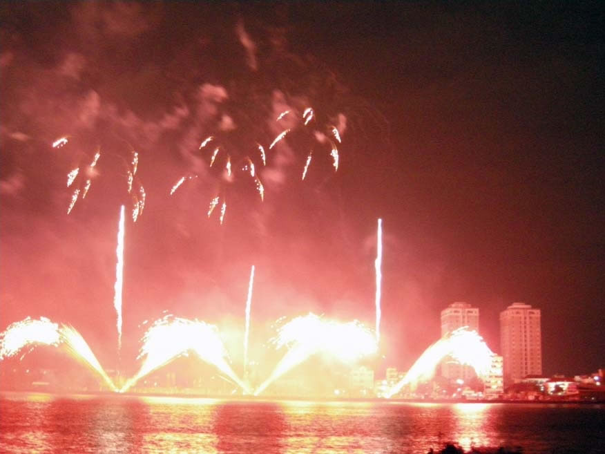 Đà Nẵng Cuộc thi bắn pháo hoa quốc tế năm 2011 DIFC 2011 sẽ diễn ra trong hai đêm 29 và 30 4