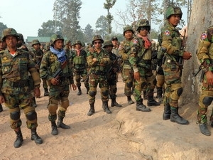 Les attachés militaires de l’ASEAN visite la zone frontalière disputée entre le Cambodge et la Thaïlande
