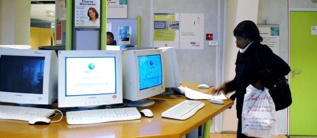France le nombre de demandeurs d emploi sans aucune activité en baisse en janvier