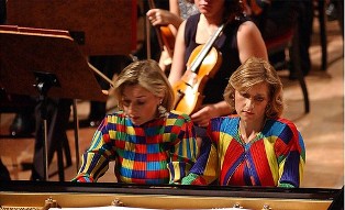 Song tấu piano Duo Lafitte biểu diễn tại Việt Nam