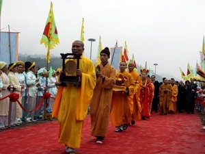 Yen Tu Buddhist spring festival kicks off