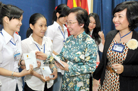 国家领导对爱国竞赛代表进行慰问