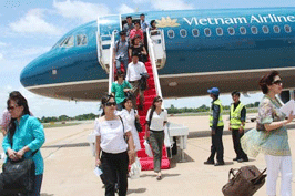 Vietnam Airlines supports passengers on flights to Japan