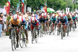 Binh Duong international women’s cycling tourney opens