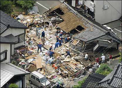 Le bilan chiffré du séisme et du tsunami au Japon