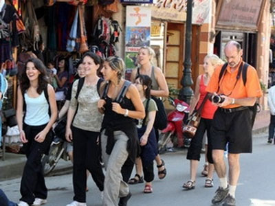 More than 1 million foreign tourists visit Vietnam since early this year