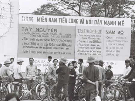 Triển lãm ảnh “Còn Mất”