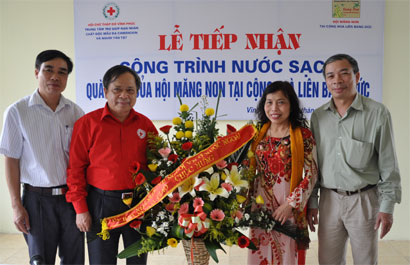 Lễ tiếp nhận quà tặng của Hội Măng Non CHLB Đức