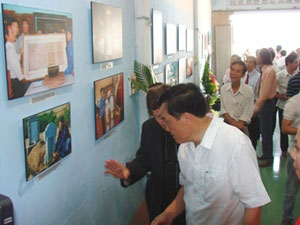 “从李山远望黄沙”图片展在广义省举行