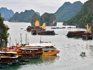 Photo exhibition on Ha Long Bay opens in France