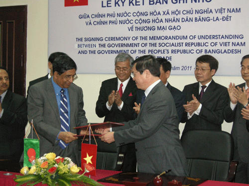 Bangladesh to import more Vietnamese rice